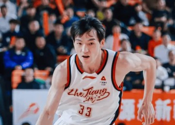 百家乐玩法-吴前半场投篮3中2，三分2中1得到5分1篮板1助攻